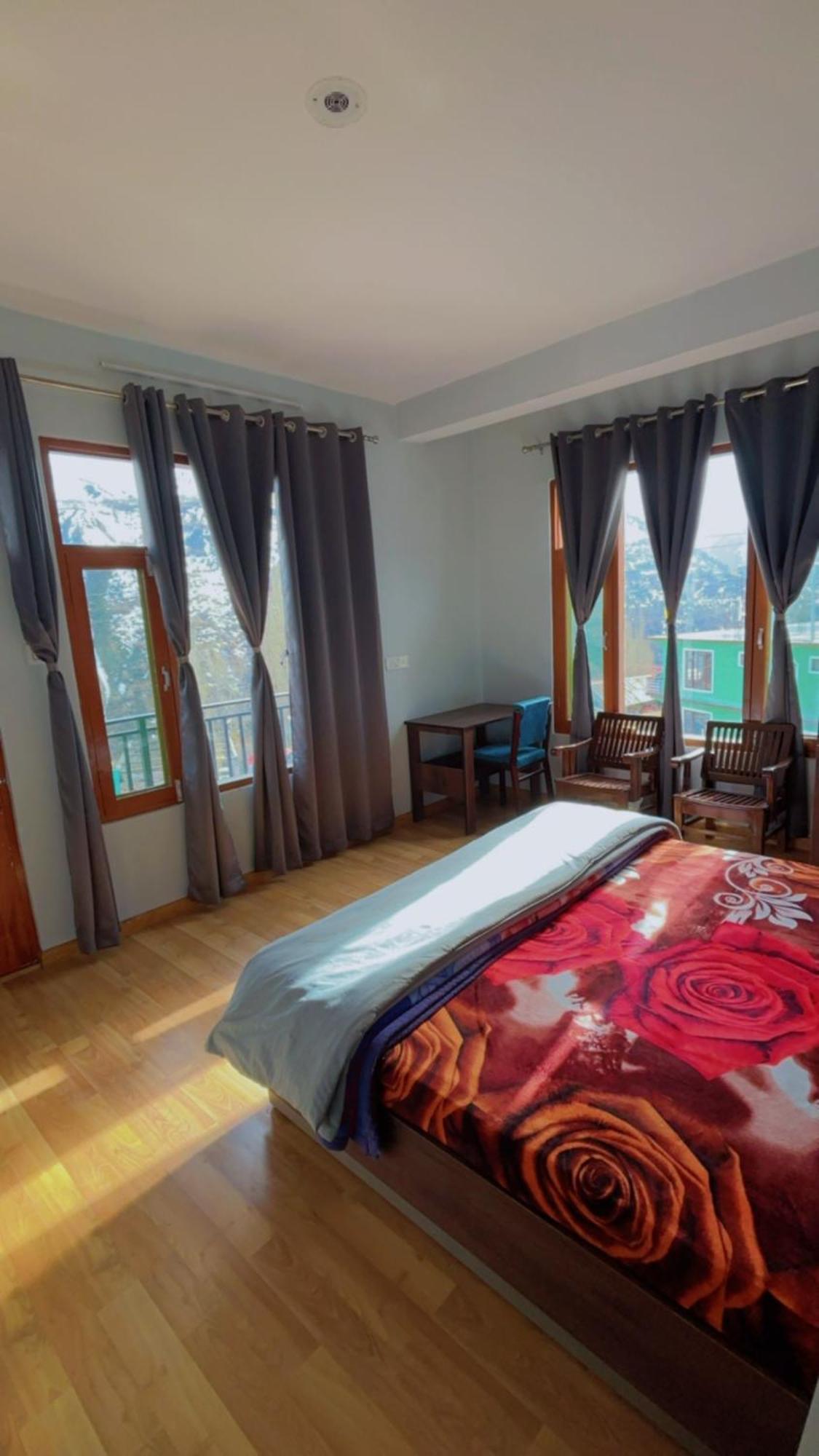 Апартаменты Lha Pomo Kyelang Экстерьер фото